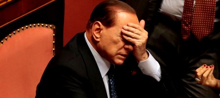 Italia prohíbe participación de Berlusconi en órganos públicos
